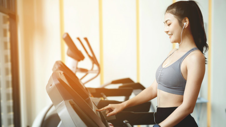 Detox çayı mı kahvesi mi, sağlıklı yaşam için popüler iki içecektir, ancak hangisinin sizin için doğru seçim olduğunu bulmak zor olabilir. Çay, rahatlatıcı etkisiyle sindirimi desteklerken, kahve daha fazla enerji ve metabolizma hızlandırıcı etki sağlar. İhtiyacınıza göre doğru seçimi yapın!